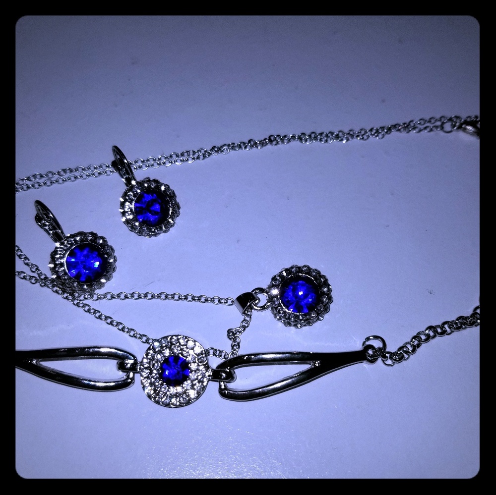 Silver plated blue necklace set